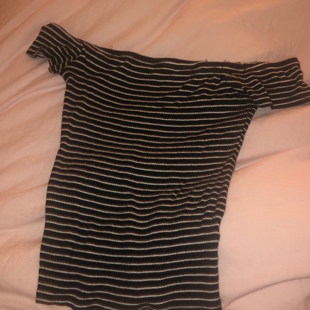 STRIPED OFF THE SHOULDER TOP